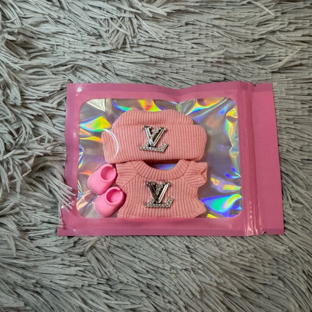 LABUBU V4 Pin for Love Outfits- Mini Pink LV 3pc Set